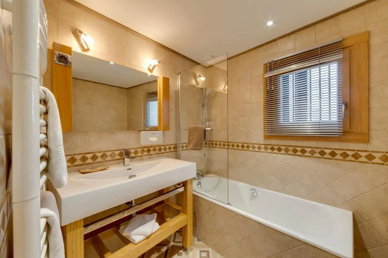 Hotel La Galise Val-dʼIsère 2*,